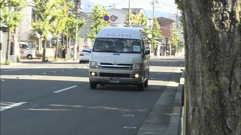 紅葉シーズン迎えた京都・嵐山　地域住民の交通不便を緩和へ　試験的取り組み