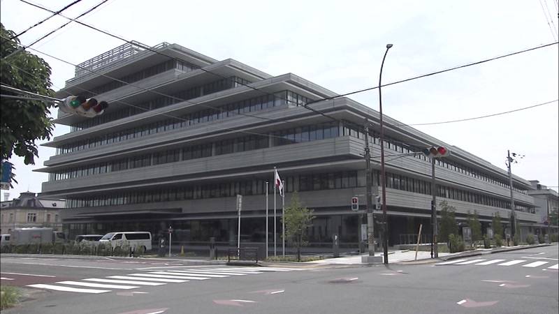 車で女性を引きずる 60代の男を殺人容疑で逮捕 京都府警